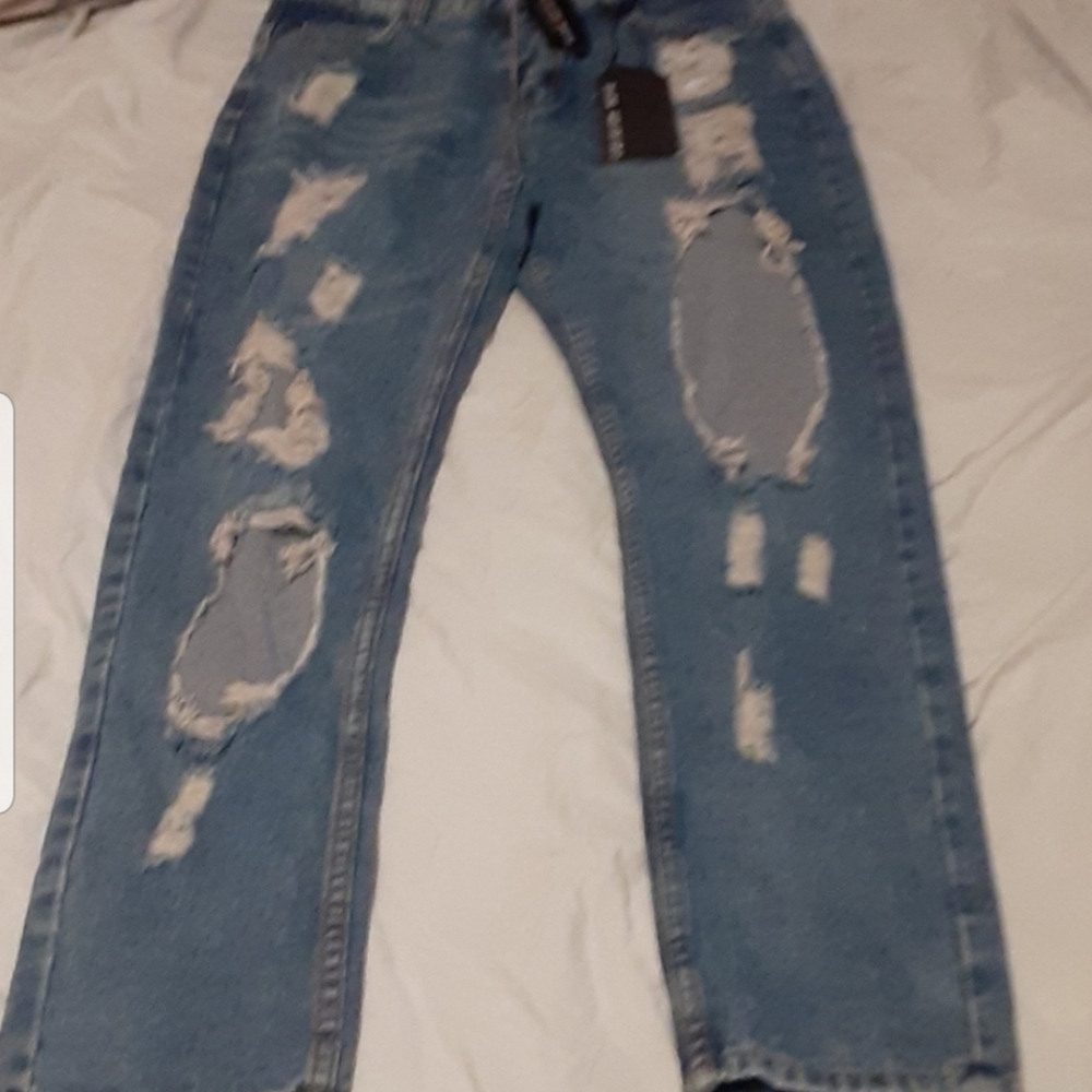 Fashion nova womens ripped boyfriend jeand